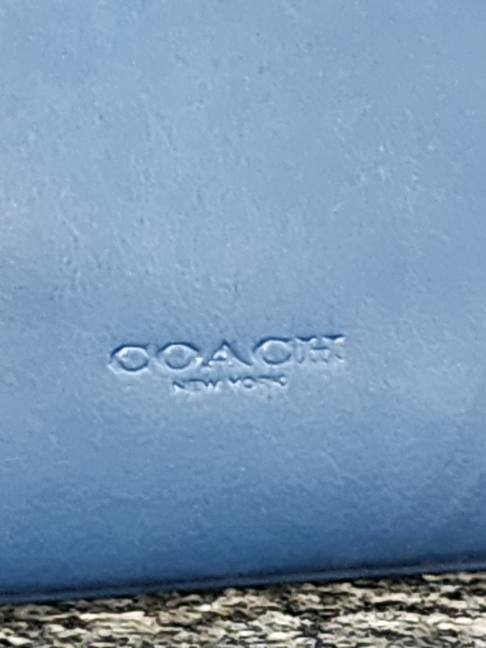 Coach Bazooka Embossed Logo Leather Wristlet- Great Condition. - Picture 3 of 7